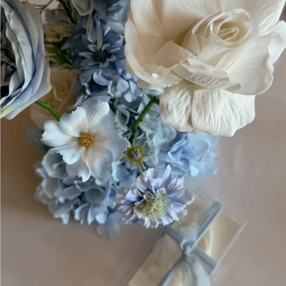 Luxury Custom Blue & White Silk Floral Arrangements – Garden Style (Set of 6)